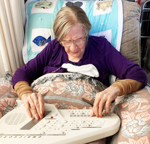 When Lenetia Shoemaker, a patient of Ohio’s Hospice, expressed a desire to play an omnichord, an electronic musical instrument, the staff jumped into action to grant her wish.