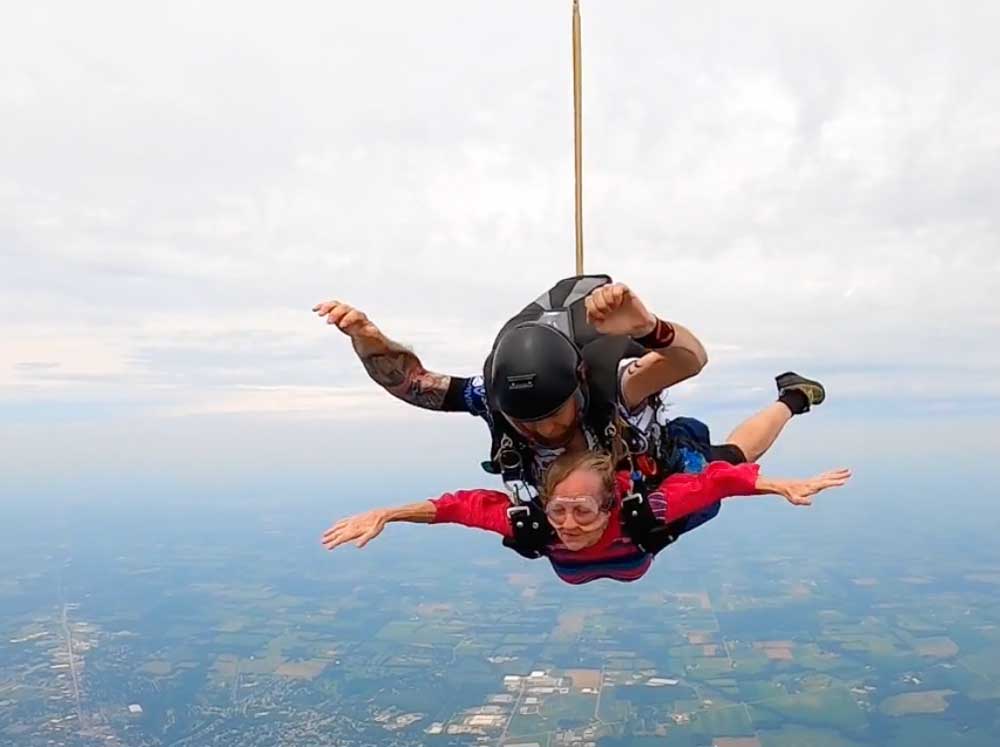 Thanks to the care team at Ohio’s Hospice, Paula Kasserman fulfilled her bucket list goal of skydiving, soaring thousands of feet above the Ohio countryside.